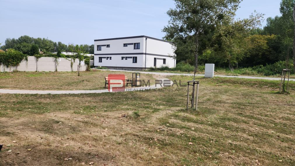 3D obhliadka - 5-izbový rodinný dom kúsok od Dunajskej Stredy