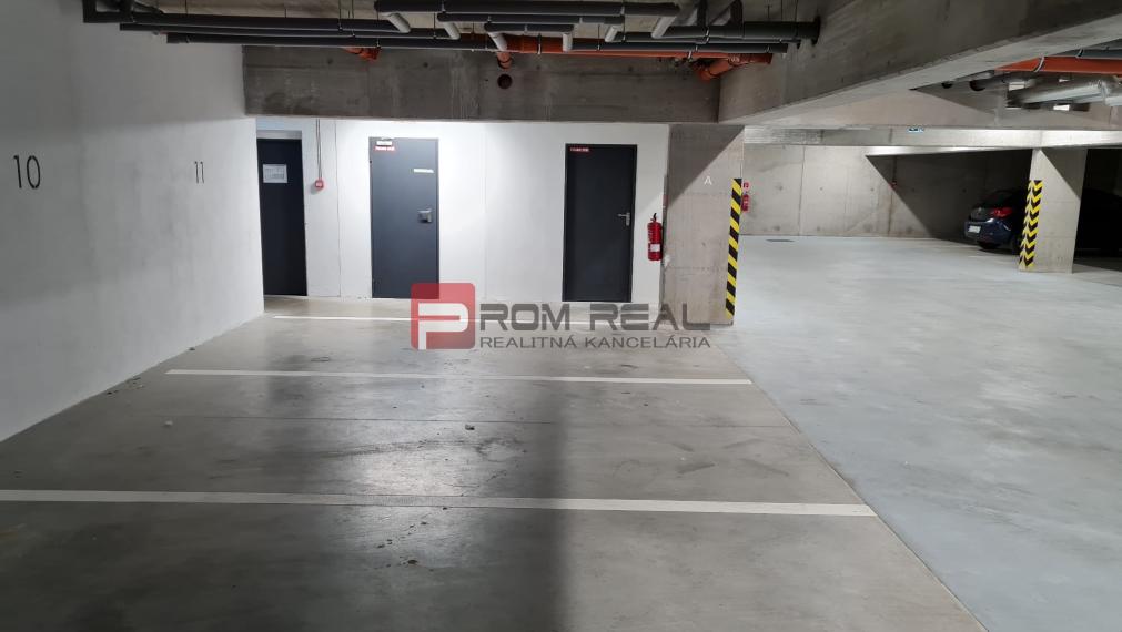 Na prenájom sklad prístupný z garáže autom Ivanka pri Dunaji