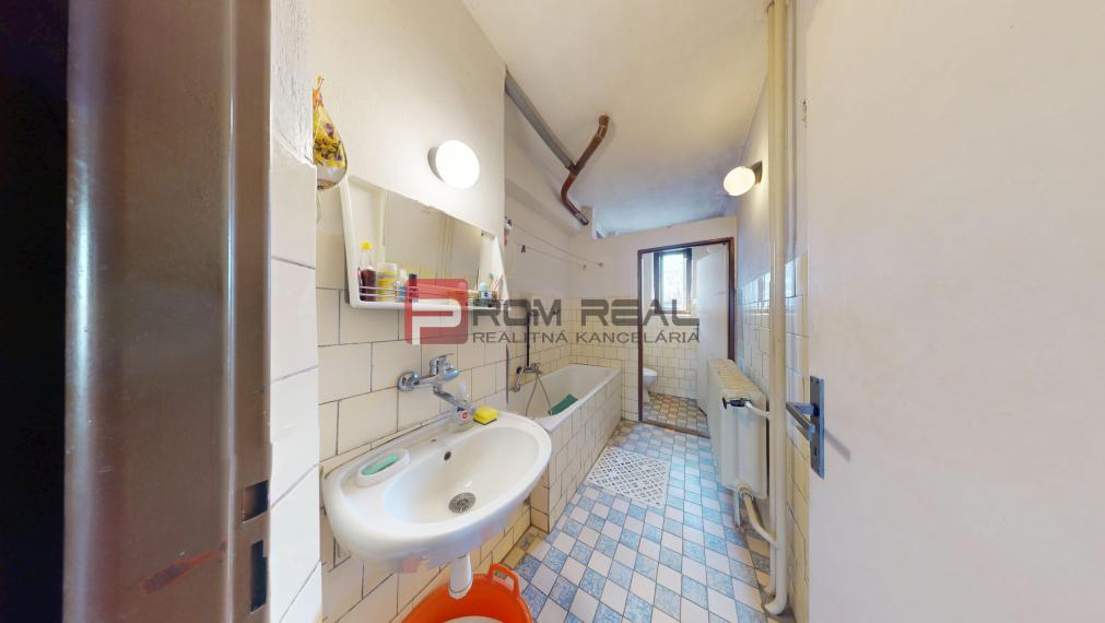 Na predaj rodinný dom v pôvodnom stave - Prievidza