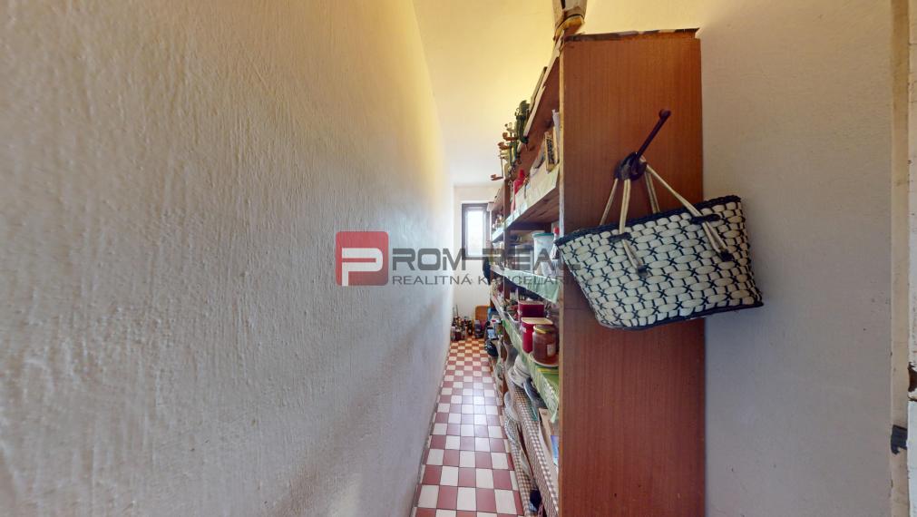 Na predaj rodinný dom v pôvodnom stave - Prievidza