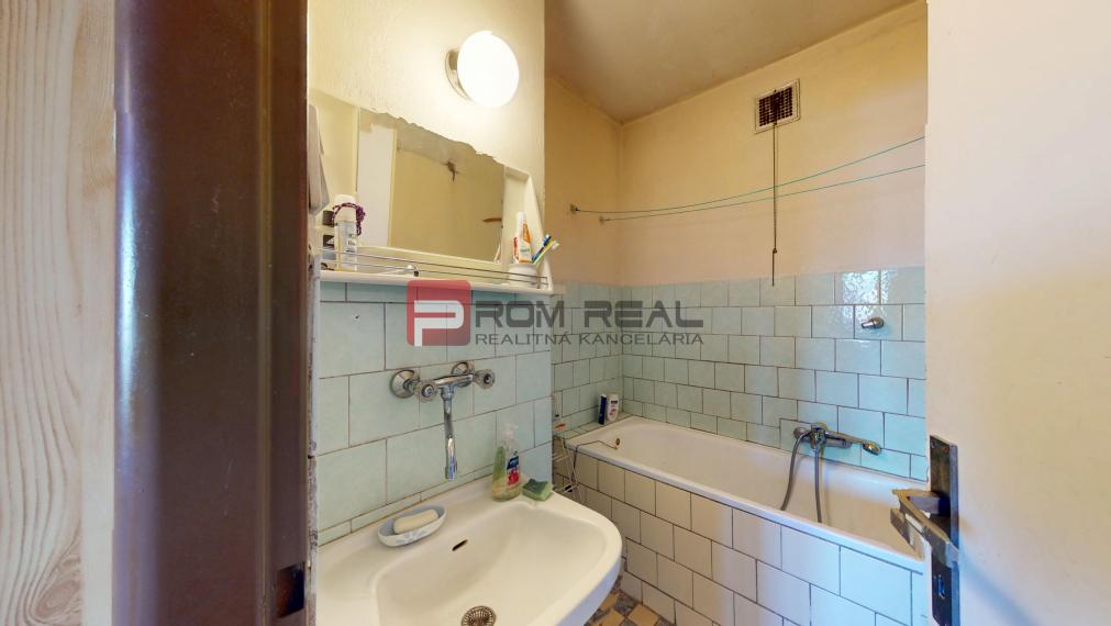 Na predaj rodinný dom v pôvodnom stave - Prievidza