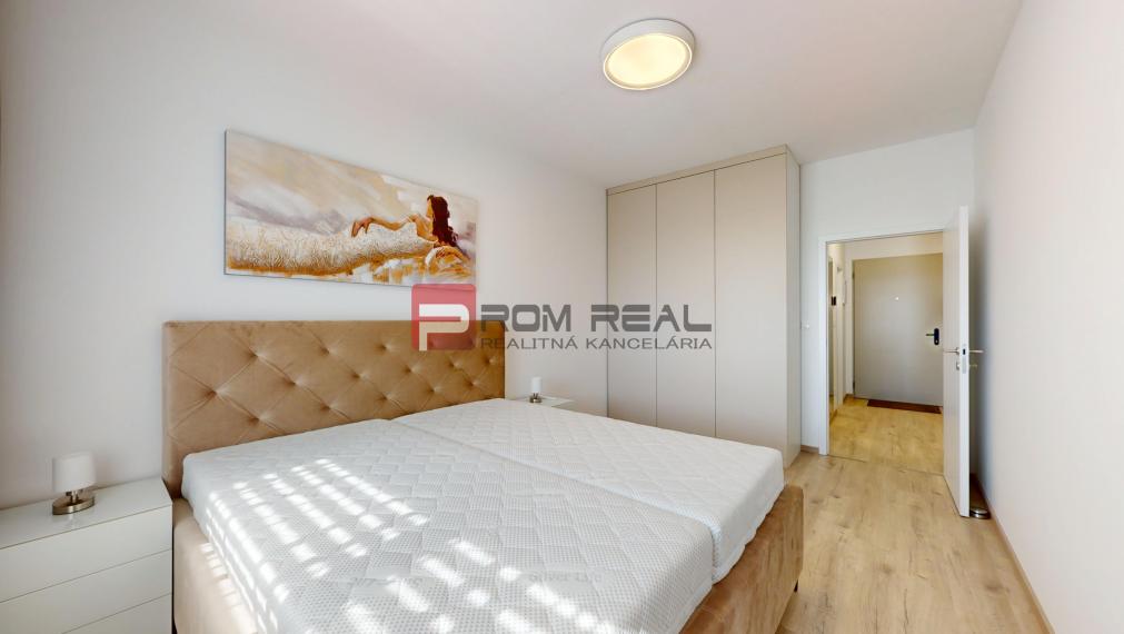 Na prenájom 2 izbový byt s terasou a garážou Floret Rovinka