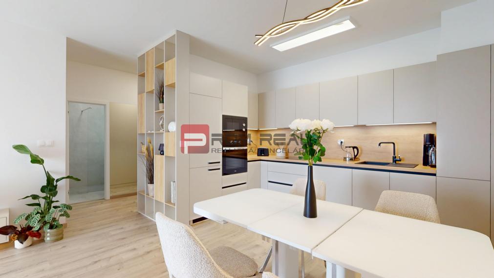 Na prenájom 2 izbový byt s terasou a garážou Floret Rovinka