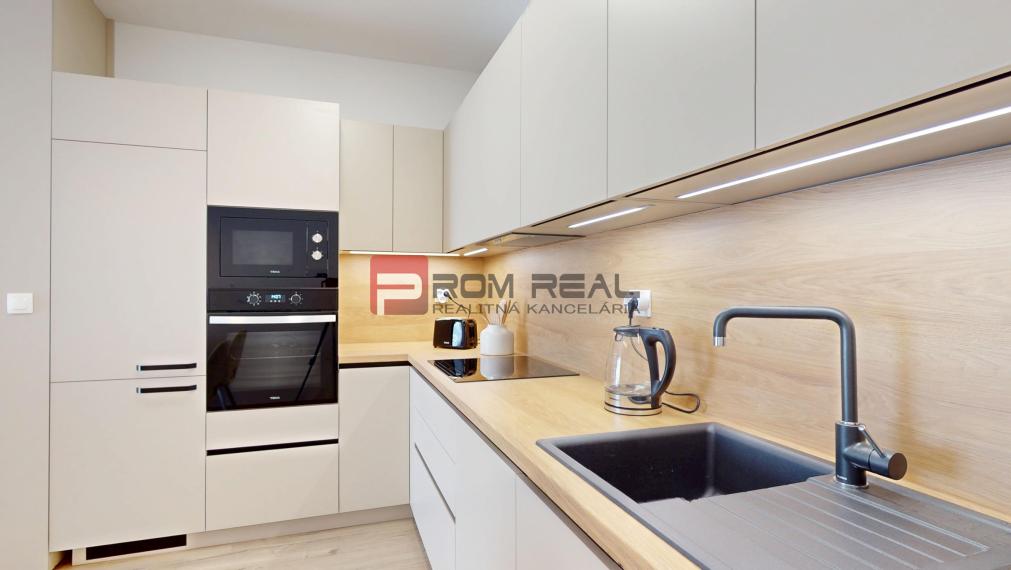 Na prenájom 2 izbový byt s terasou a garážou Floret Rovinka