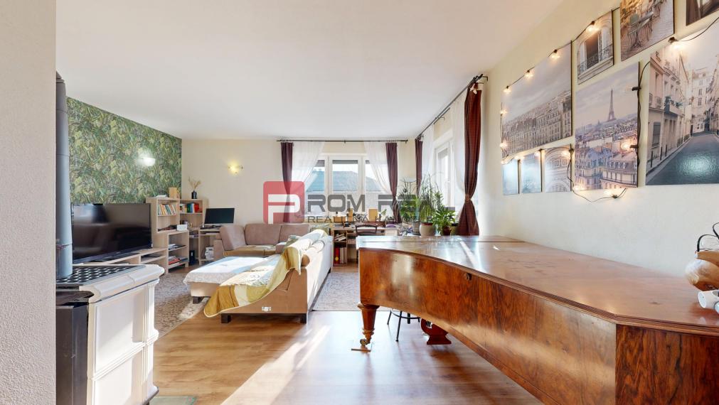 Na PREDAJ dvojpodlažný 6 izbový rodinný dom vo výbornej lokalite - Smolenice