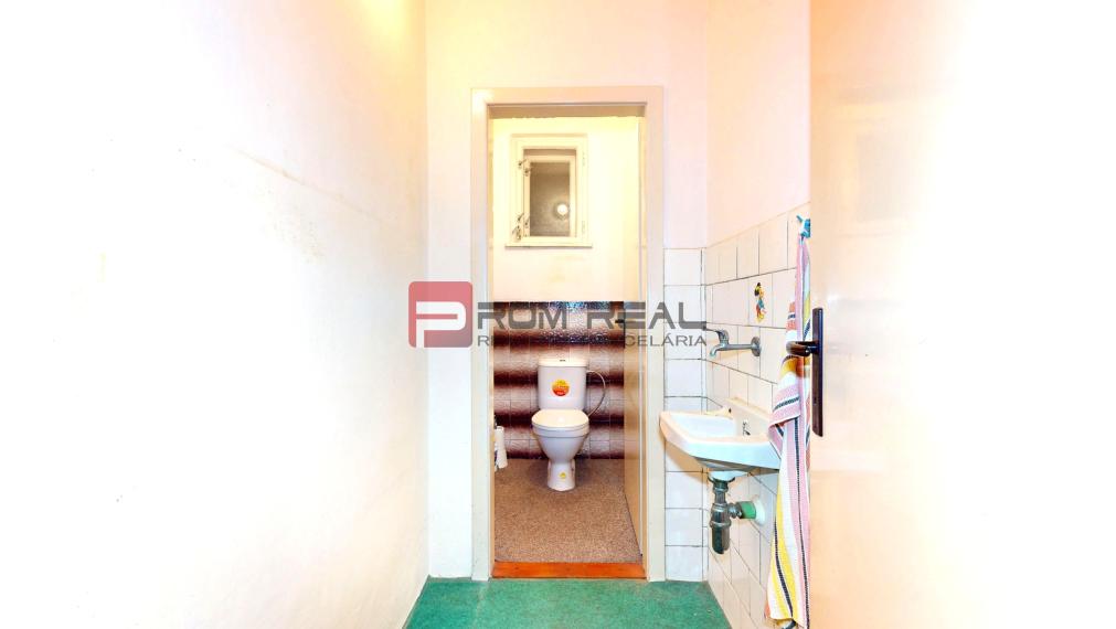 Rodinný dom so záhradou – zariadený a zachovalý, Piešťany