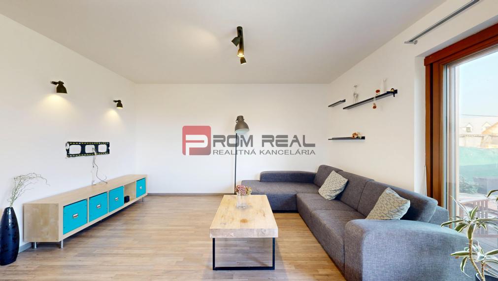 Na PREDAJ dvojpodlažný 5 izbový rodinný dom v obci Šenkvice