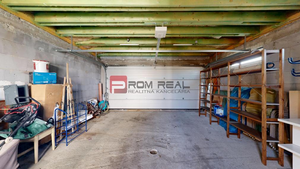 Na PREDAJ dvojpodlažný 5 izbový rodinný dom v obci Šenkvice