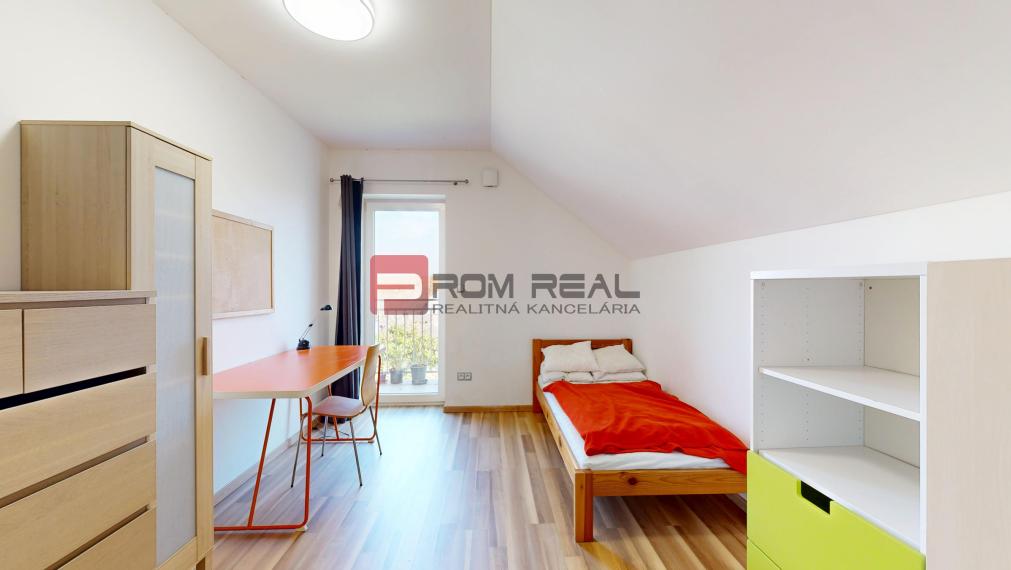 Na PREDAJ dvojpodlažný 5 izbový rodinný dom v obci Šenkvice