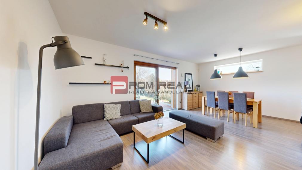 Na PREDAJ dvojpodlažný 5 izbový rodinný dom v obci Šenkvice