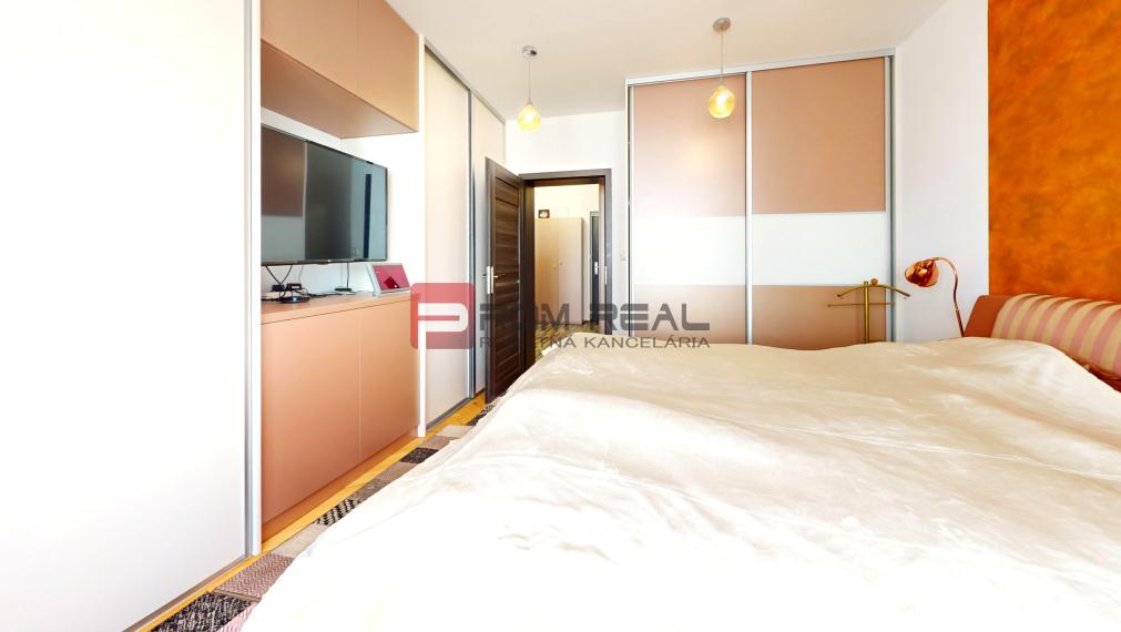 PREDAJ 3i nadštandard. zrekonštruovaný byt v centre PIEŠŤANY