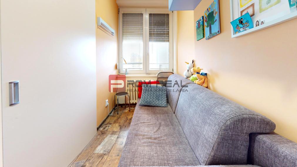 PREDAJ 3i nadštandard. zrekonštruovaný byt v centre PIEŠŤANY