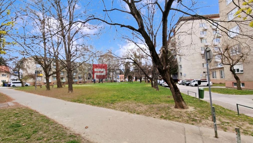 PREDAJ 3i nadštandard. zrekonštruovaný byt v centre PIEŠŤANY