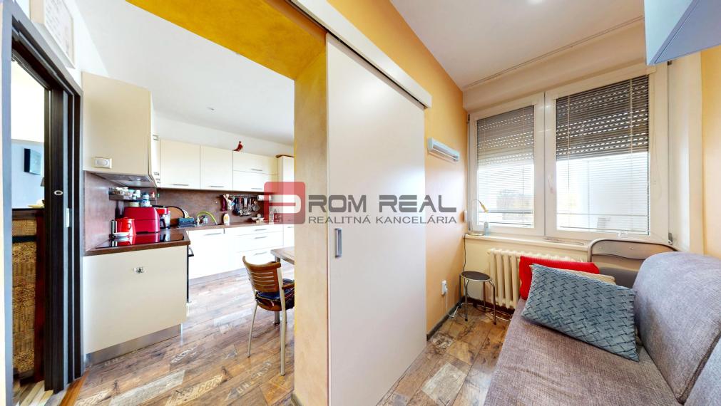 PREDAJ 3i nadštandard. zrekonštruovaný byt v centre PIEŠŤANY