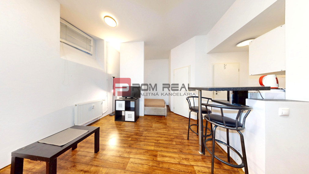 PREDAJ Investičná garsónka v srdci Starého Mesta, Bratislava