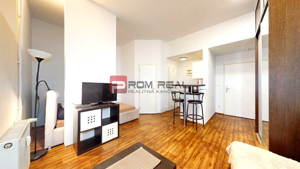 PREDAJ Investičná garsónka v srdci Starého Mesta, Bratislava