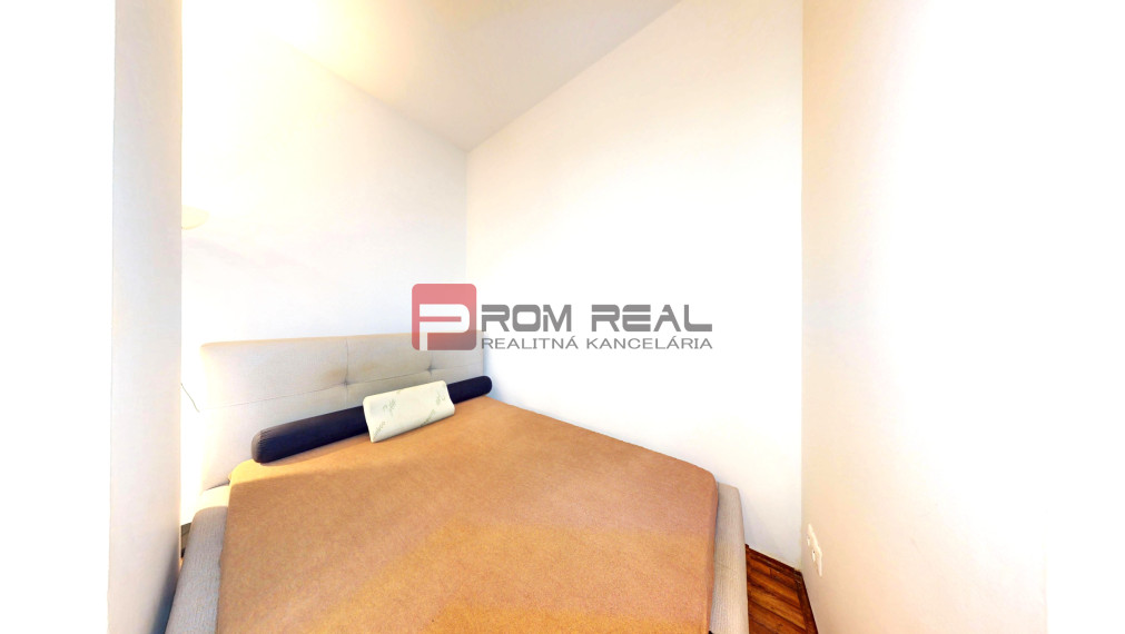 PREDAJ Investičná garsónka v srdci Starého Mesta, Bratislava