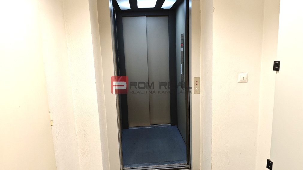 PREDAJ Investičná garsónka v srdci Starého Mesta, Bratislava