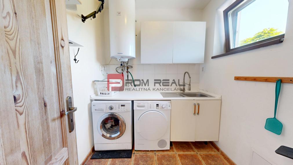 PREDAJ - Pekný 4i rodinný dom v Hrubom Šúre