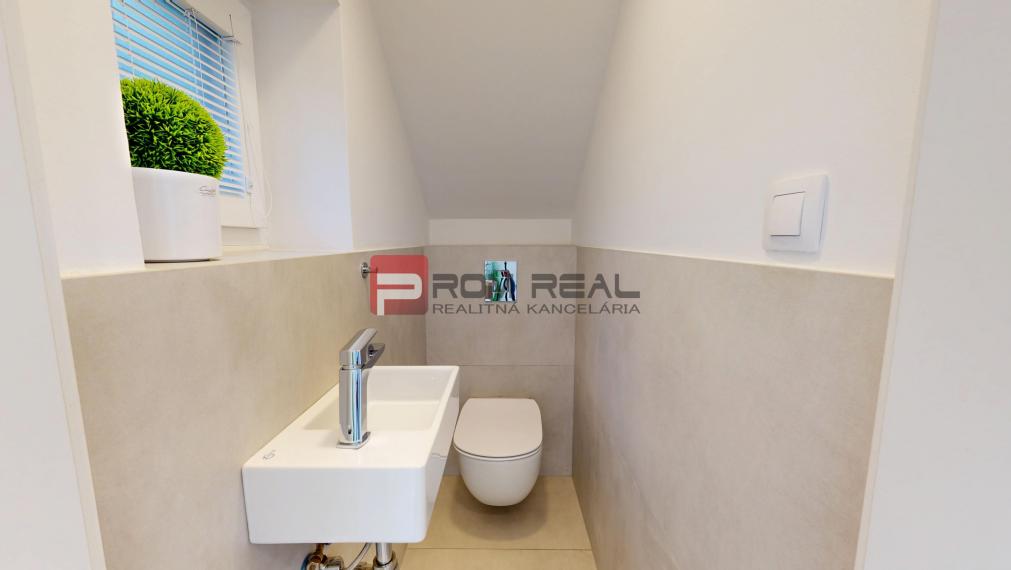 Na prenájom Rezidenčné bývanie so záhradkou a parkovaním