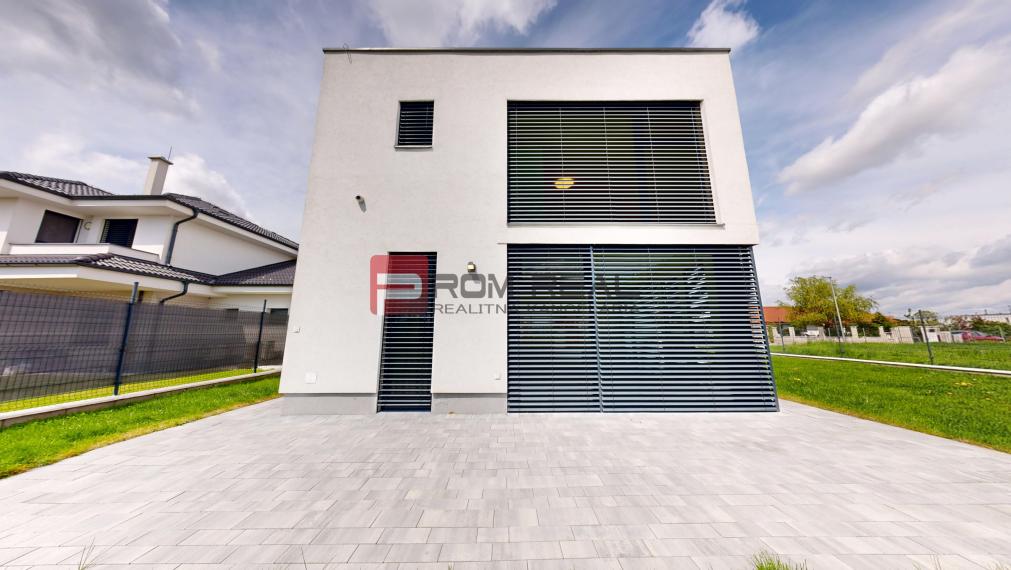 PRENÁJOM moderná novostavba RD 5 izieb Ruženínová BA