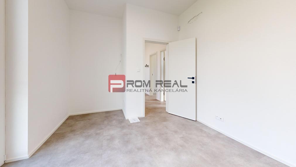 PRENÁJOM 5-izbový úplne nový moderný RD Záhorská Bystrica