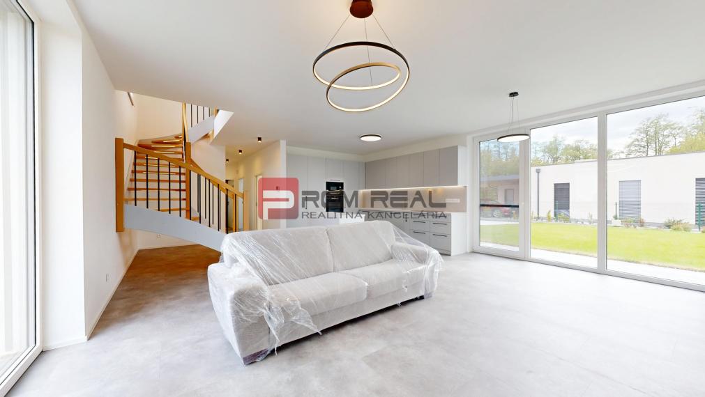 PRENÁJOM 5-izbový úplne nový moderný RD Záhorská Bystrica