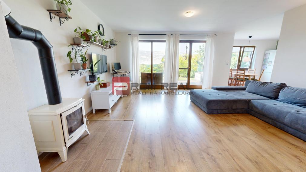 PREDAJ - Pekný 4i rodinný dom v Hrubom Šúre