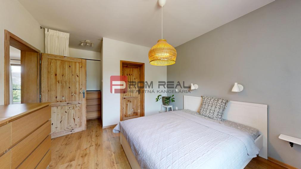 PREDAJ - Pekný 4i rodinný dom v Hrubom Šúre