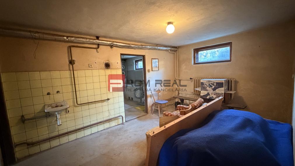 Na predaj rodinný dom v pôvodnom stave - Prievidza