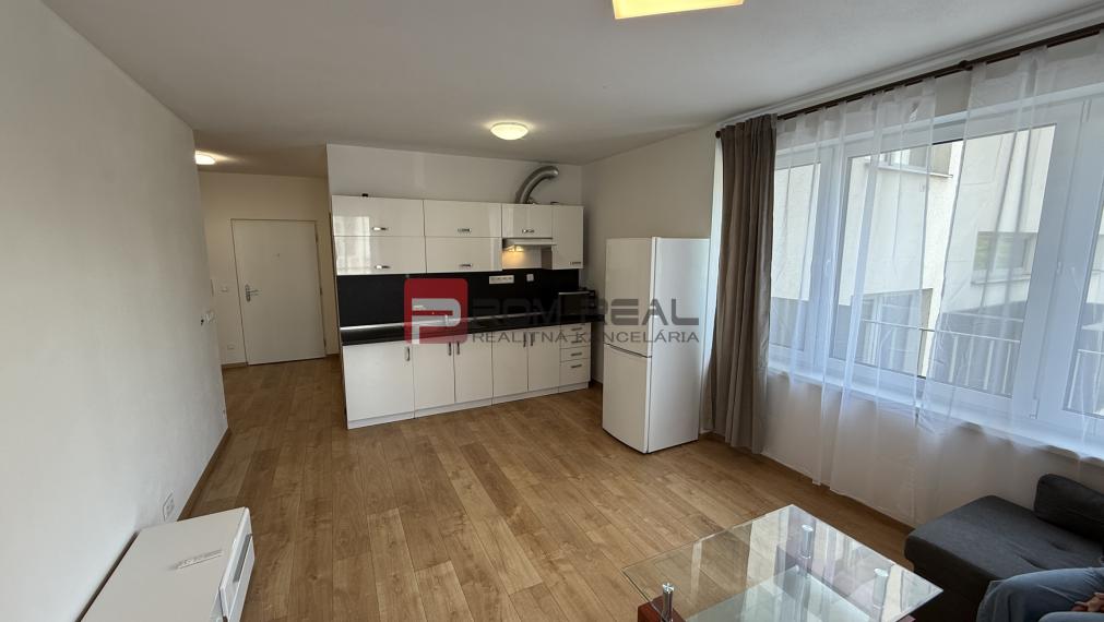 PRENÁJOM 2,5 izbový byt + parking Galvaniho BA Ružinov