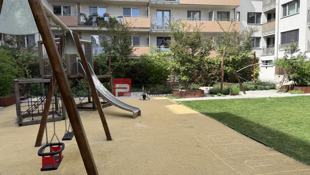 PRENÁJOM 2,5 izbový byt + parking Galvaniho BA Ružinov