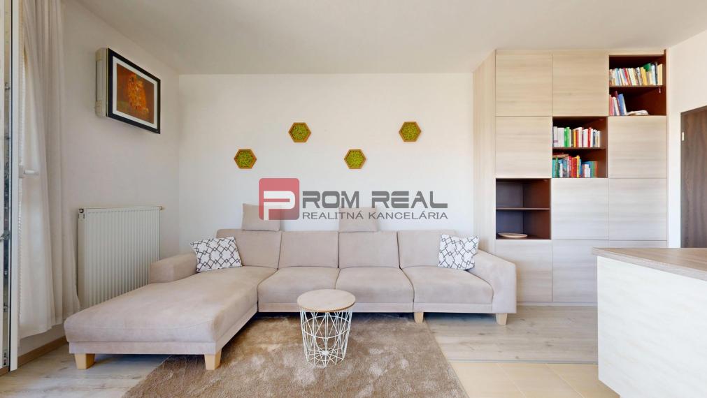 EXKLUZÍVNE: 3-izbový byt s 20 m2 terasou a 2x parkovaním