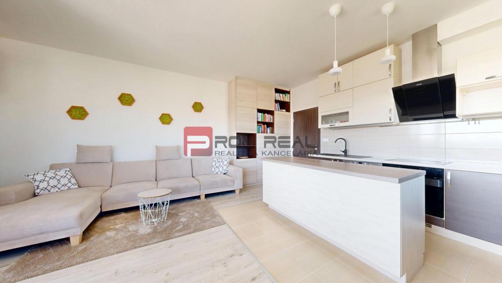 EXKLUZÍVNE: 3-izbový byt s 20 m2 terasou a 2x parkovaním