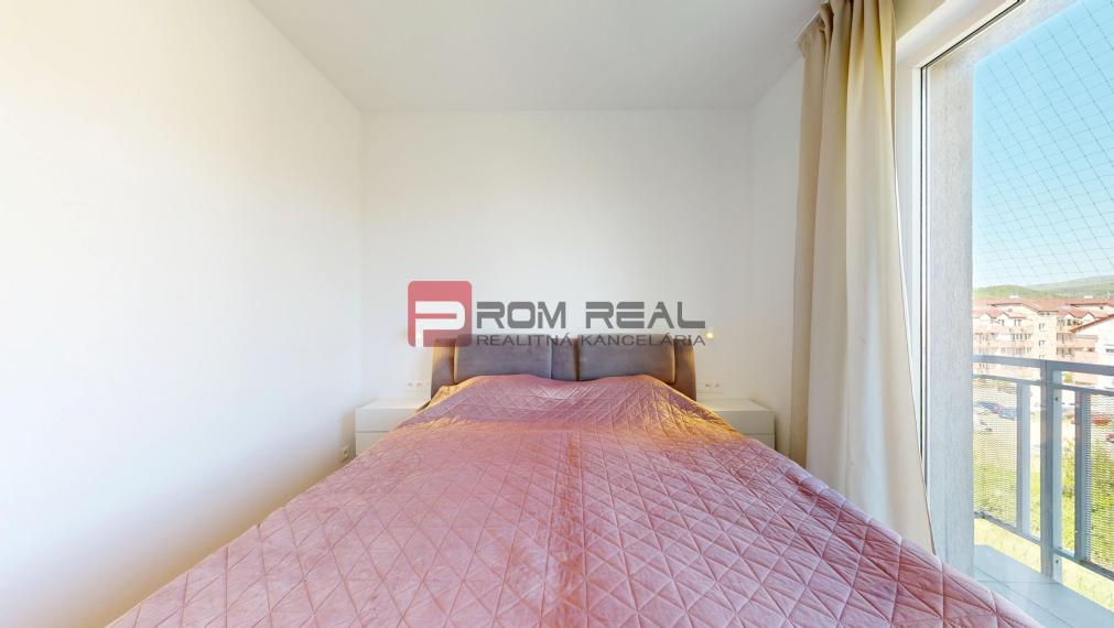 EXKLUZÍVNE: 3-izbový byt s 20 m2 terasou a 2x parkovaním