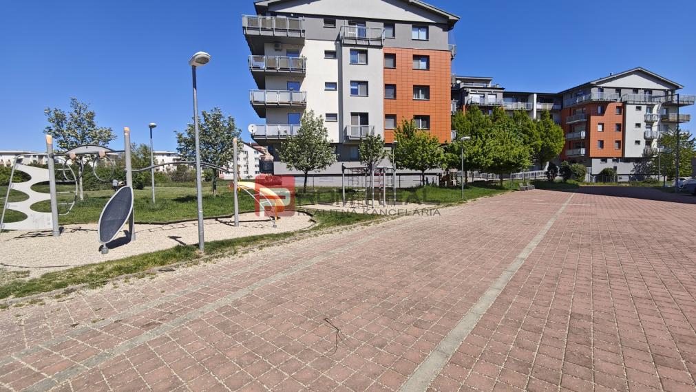 EXKLUZÍVNE: 3-izbový byt s 20 m2 terasou a 2x parkovaním