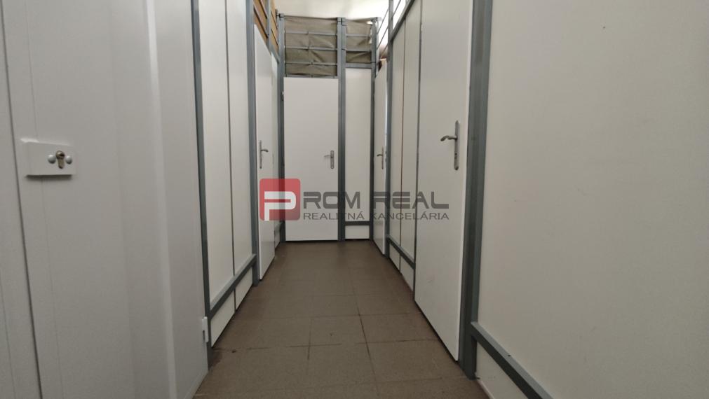 EXKLUZÍVNE: 3-izbový byt s 20 m2 terasou a 2x parkovaním