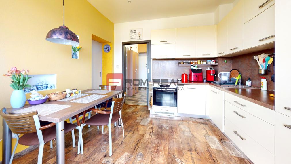 3i byt, vkusne komplet. zrekonštruovaný byt Centrum PIEŠŤANY