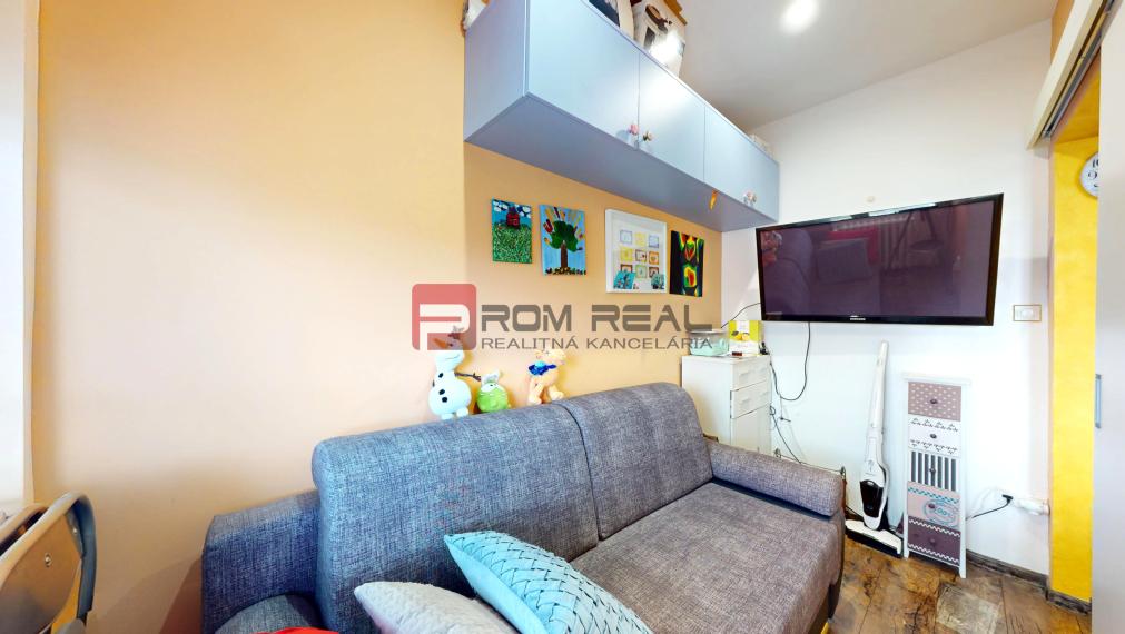 3i byt, vkusne komplet. zrekonštruovaný byt Centrum PIEŠŤANY