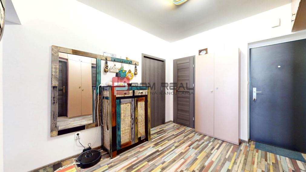 3i byt, vkusne komplet. zrekonštruovaný byt Centrum PIEŠŤANY