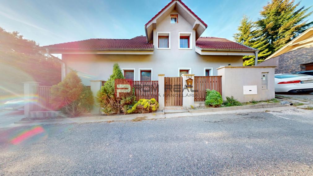 Na predaj viacgeneračný rodinný dom v obci Borinka
