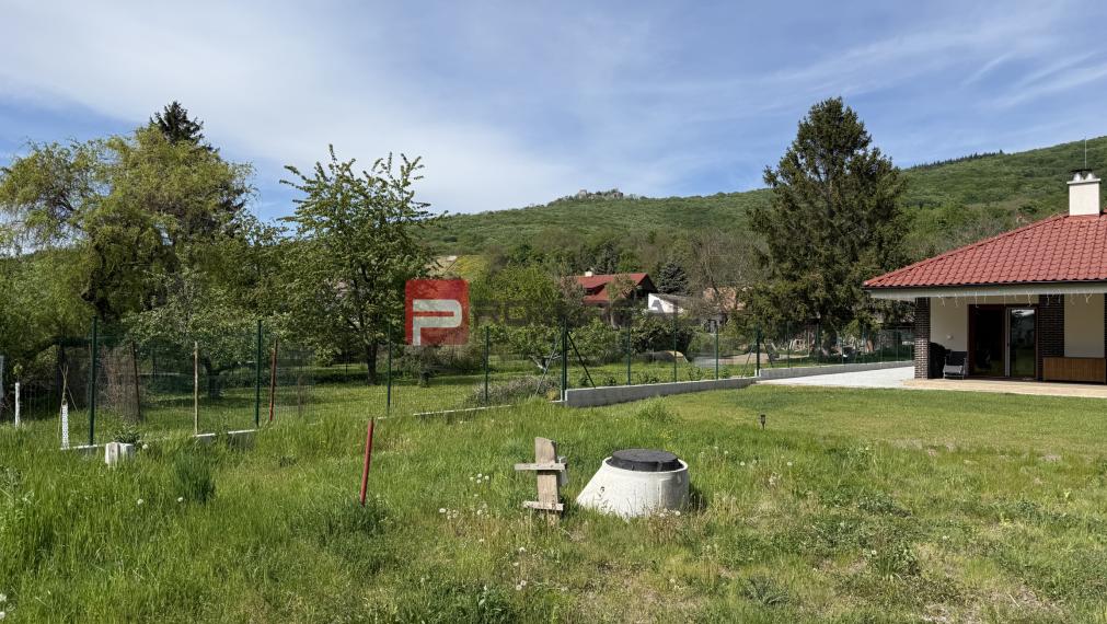 PREDAJ nádherný pozemok Borinka všetky siete + super výhľad