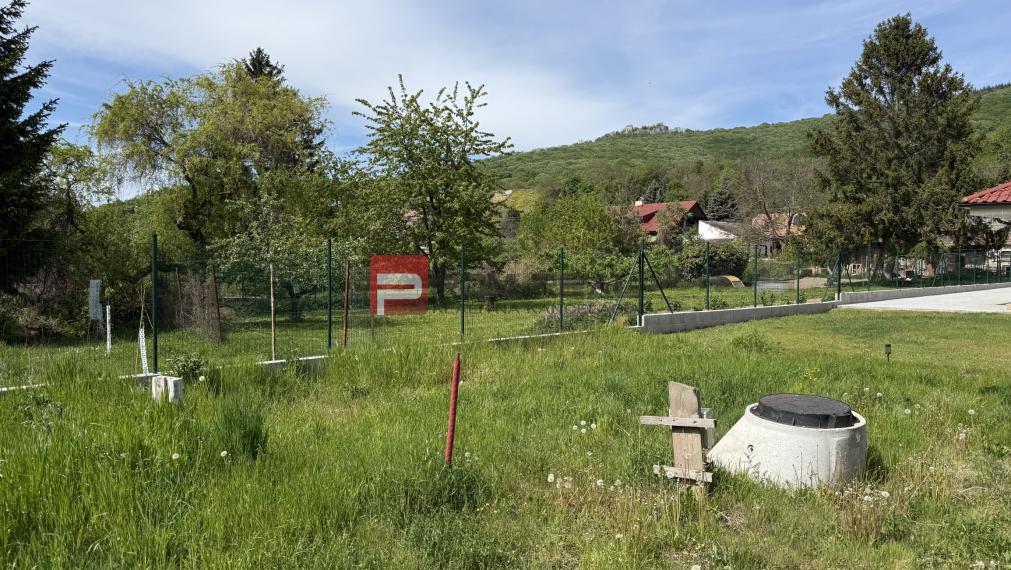 PREDAJ nádherný pozemok Borinka všetky siete + super výhľad