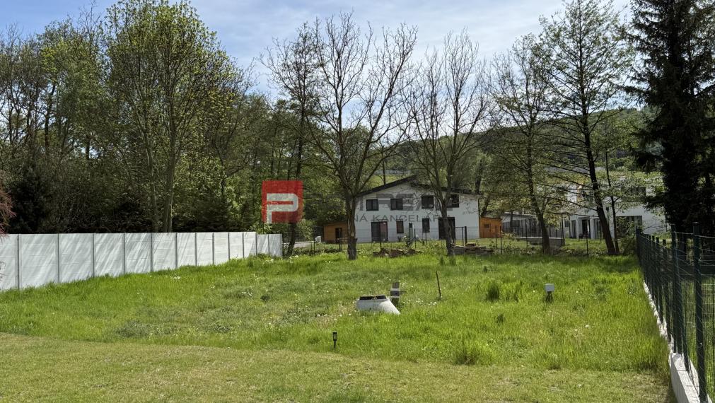PREDAJ nádherný pozemok Borinka všetky siete + super výhľad