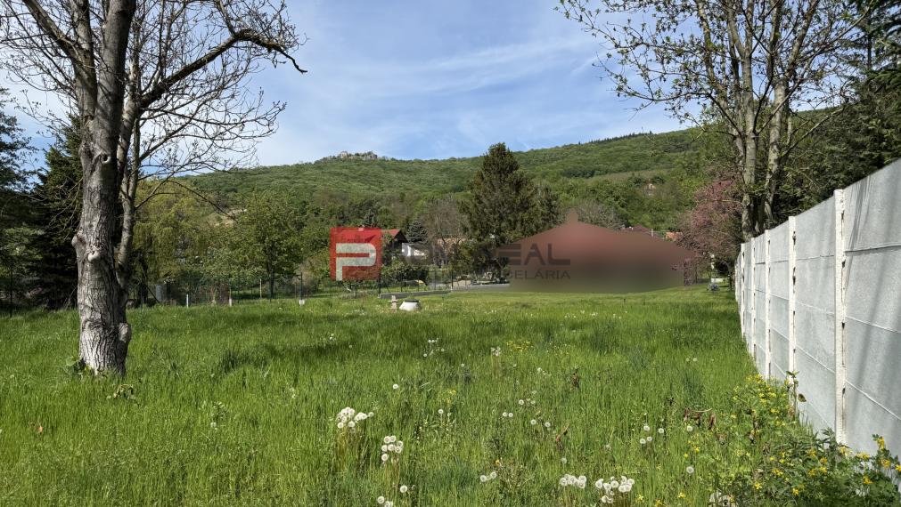 PREDAJ nádherný pozemok Borinka všetky siete + super výhľad