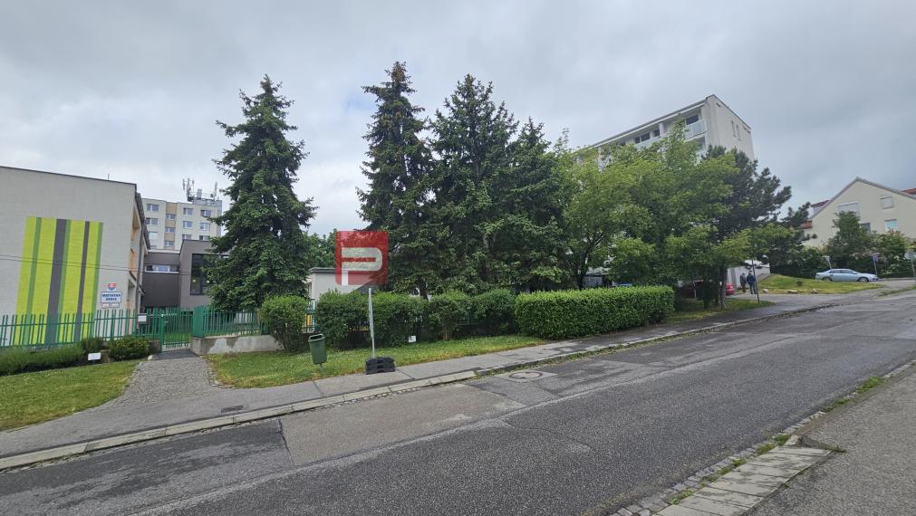 Na prenájom 3 izbový byt s veľkou loggiou Bratislava Rača