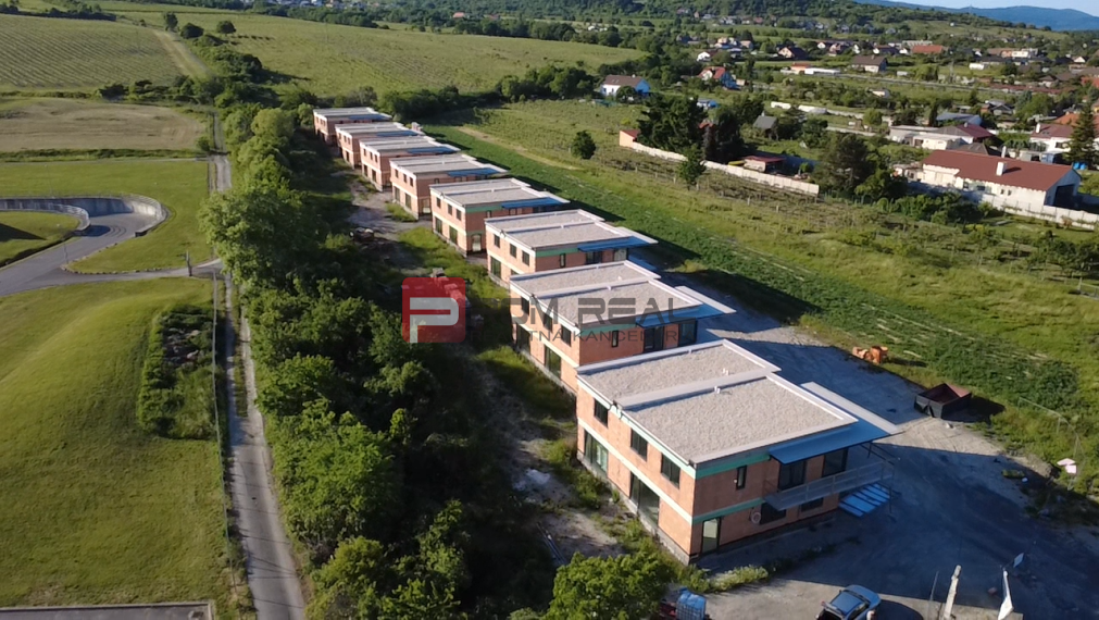 4-izbový mezonet so záhradou v projekte PRI KAPLNKE – Dubová, Malé Karpaty