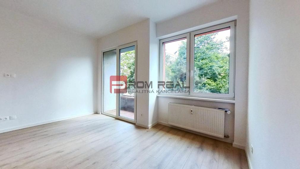 PREDAJ 4-izbový byt s 2 balkónmi Staré Mesto - Krížna 95m2