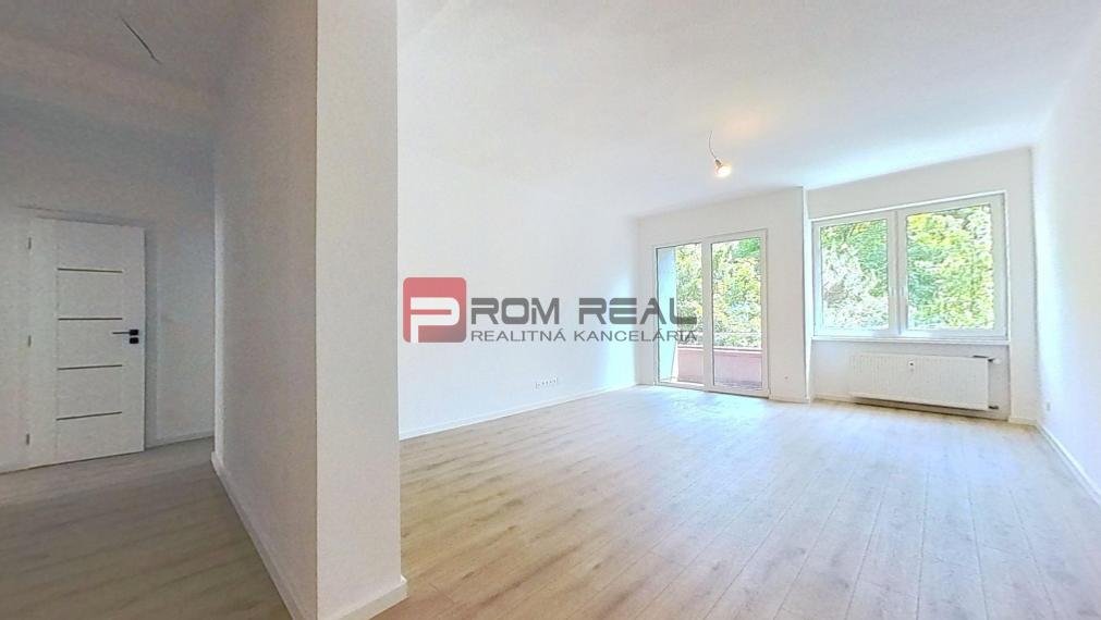 PREDAJ 4-izbový byt s 2 balkónmi Staré Mesto - Krížna 95m2