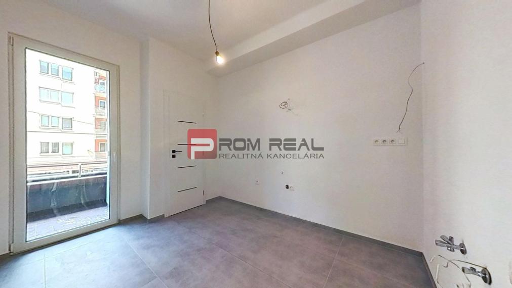 PREDAJ 4-izbový byt s 2 balkónmi Staré Mesto - Krížna 95m2